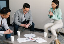 พูดตรงแล้วพัง? แกะรอย Assertive Communication ไม่ให้กลายเป็นคนก้าวร้าว พูดตรงแล้วพัง? แกะรอย Assertive Communication ไม่ให้กลายเป็นคนก้าวร้าว